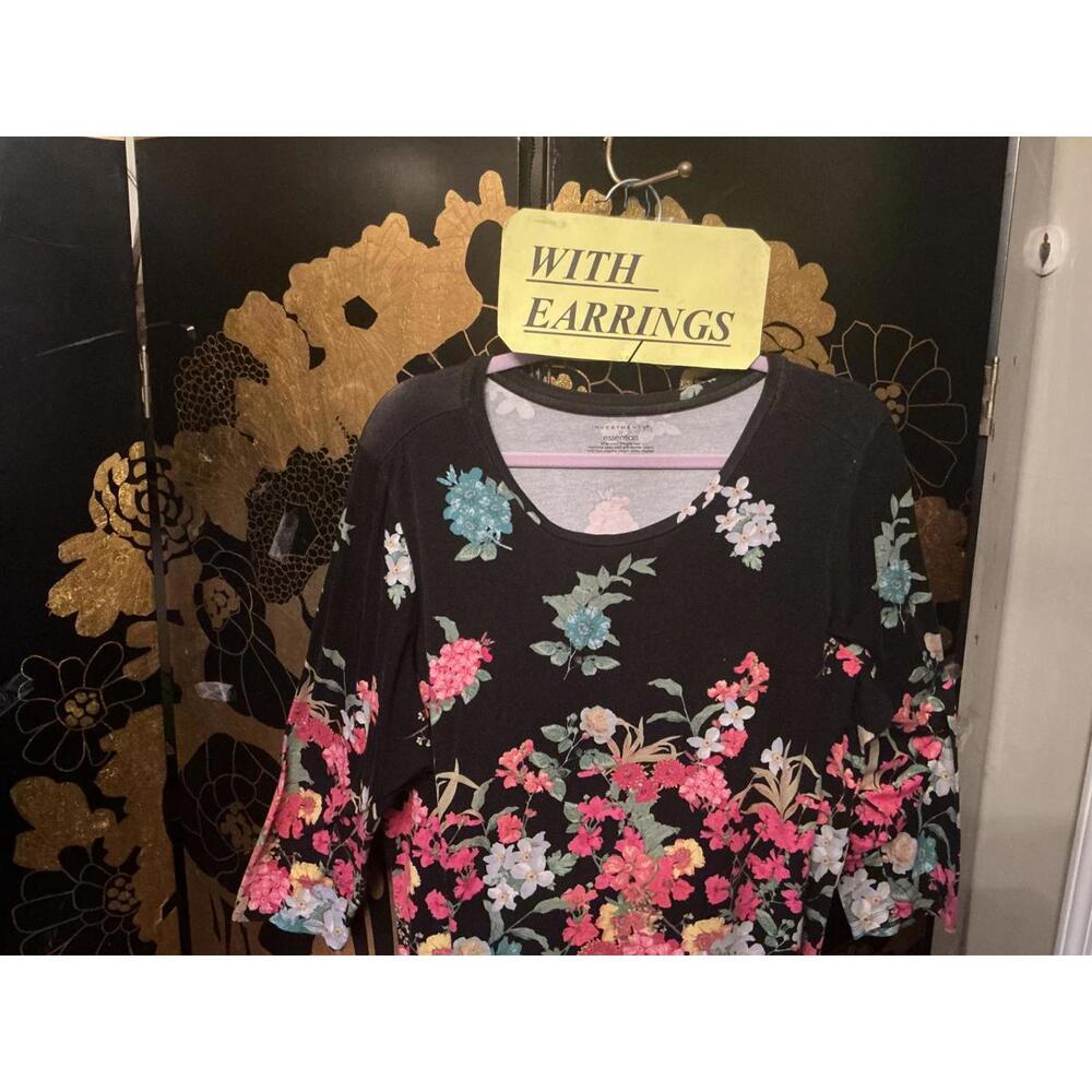 1X Nowadays Top & Strawberry Earrings
